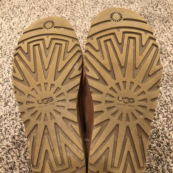 UGG Bailey button triplet tall chestnut boots - Picture 10 of 11